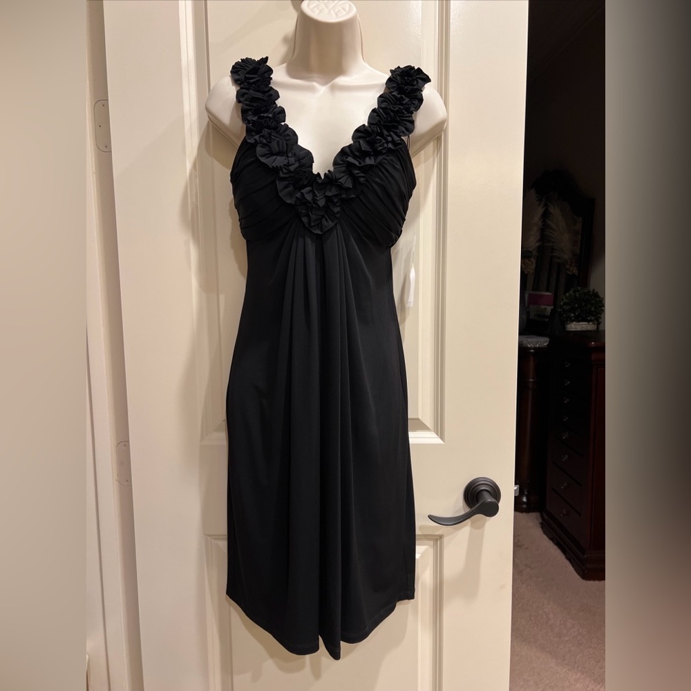 Maggy London-Women's black dress size 4